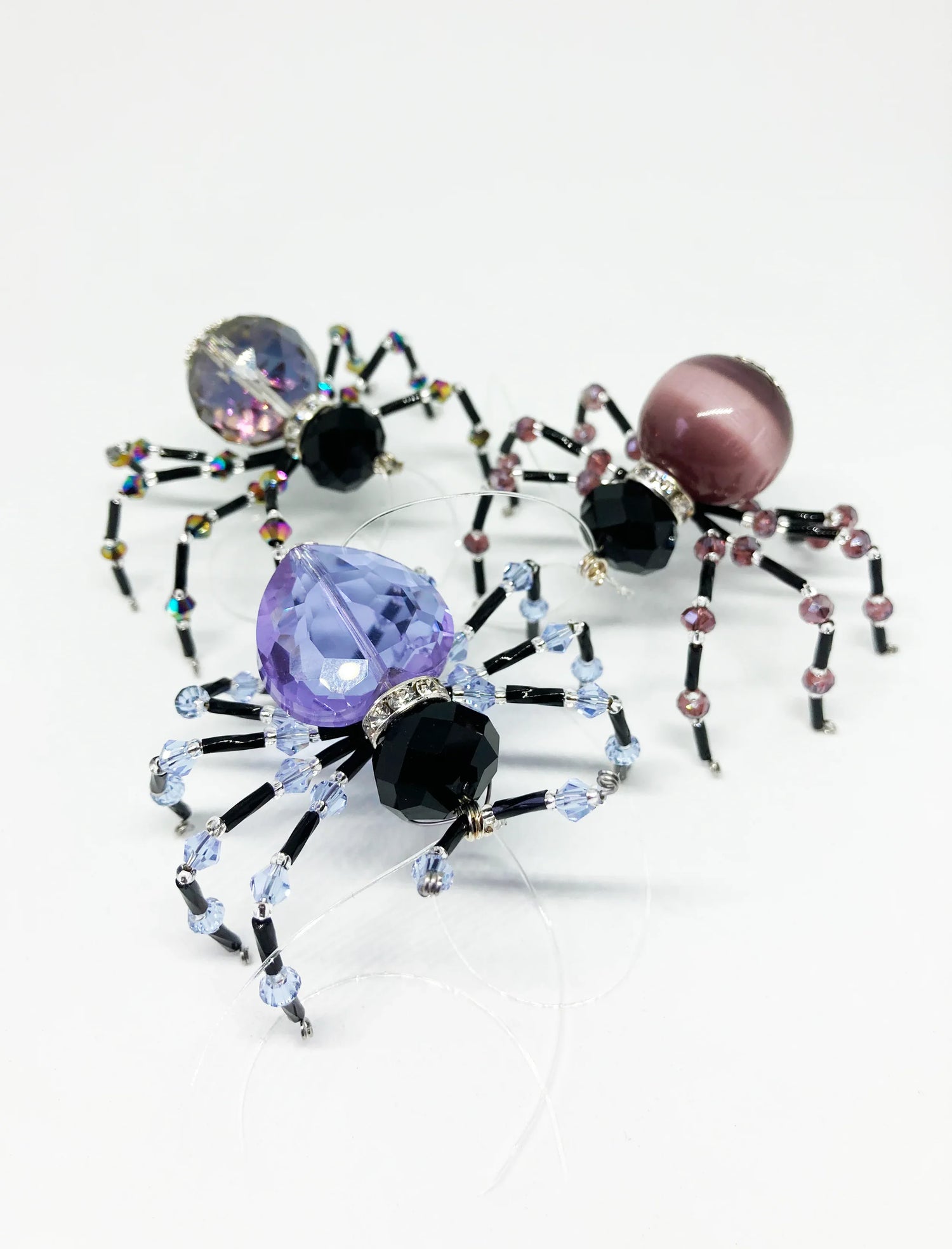 Piekaramie Zirnekļi - Laimes Zirneklis