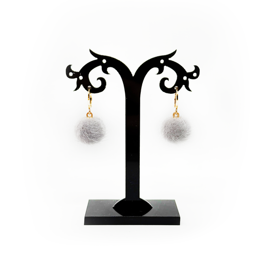 Pelēki Pūkaini Auskari Auskari Laimes Zirneklis